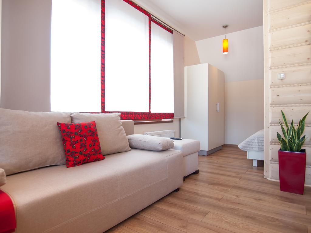 Domek & Apartament Na Ogrodzie Сухе Экстерьер фото